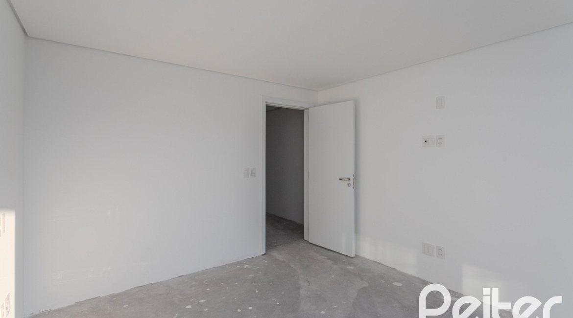 Apartamento à venda com 193m², 3 dormitórios, 3 suítes, 4 vagas, no bairro Tristeza em Porto Alegre
