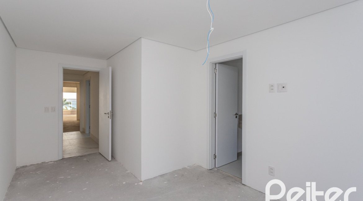Apartamento à venda com 193m², 3 dormitórios, 3 suítes, 4 vagas, no bairro Tristeza em Porto Alegre