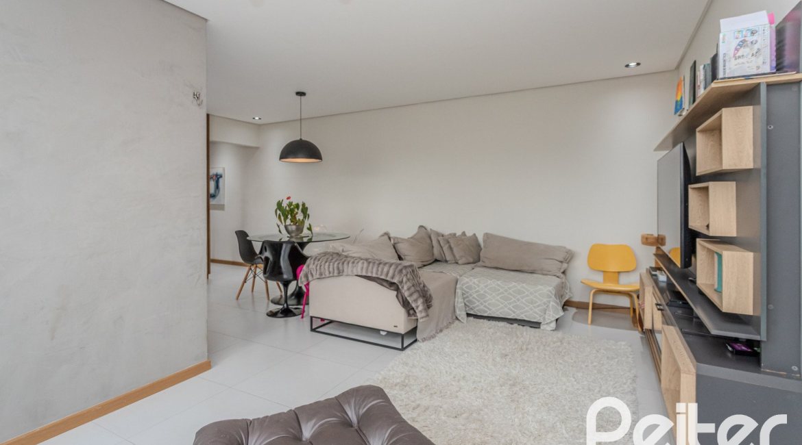 Apartamento à venda com 103m², 3 dormitórios, 1 suíte, 2 vagas, no bairro Cristal em Porto Alegre