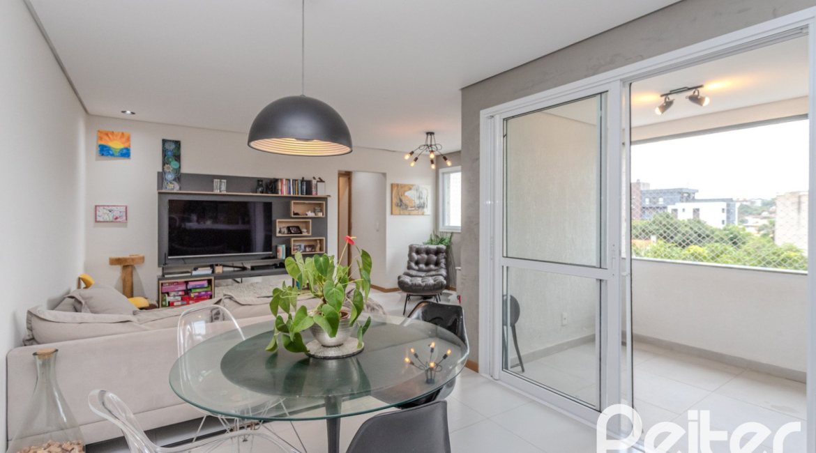 Apartamento à venda com 103m², 3 dormitórios, 1 suíte, 2 vagas, no bairro Cristal em Porto Alegre