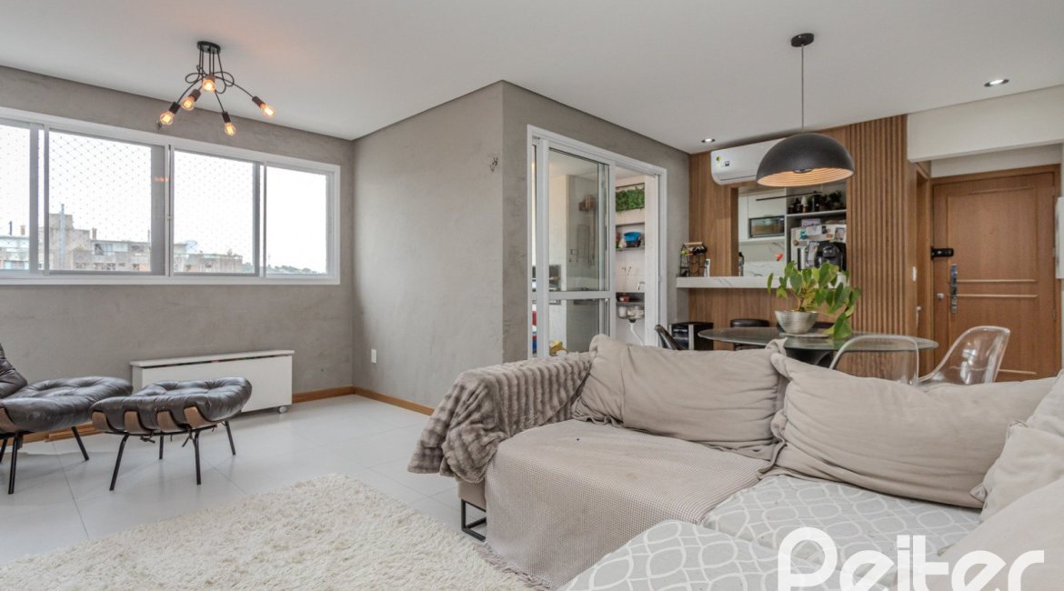 Apartamento à venda com 103m², 3 dormitórios, 1 suíte, 2 vagas, no bairro Cristal em Porto Alegre