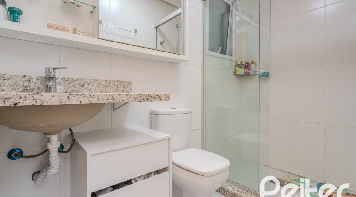 Apartamento à venda com 103m², 3 dormitórios, 1 suíte, 2 vagas, no bairro Cristal em Porto Alegre