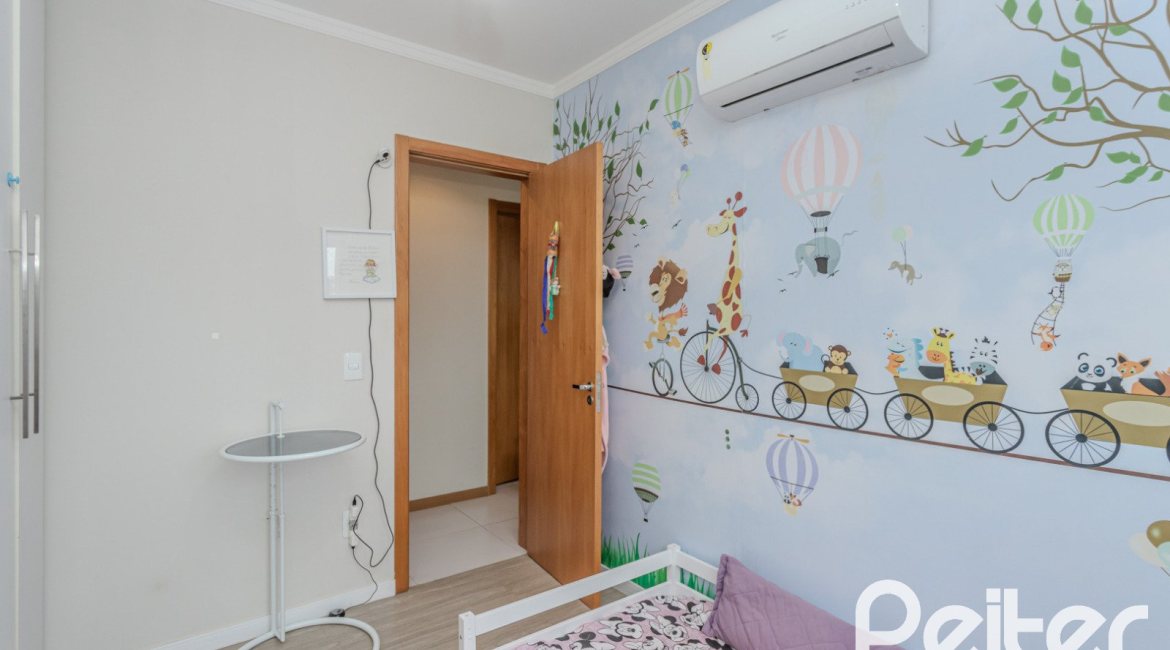 Apartamento à venda com 103m², 3 dormitórios, 1 suíte, 2 vagas, no bairro Cristal em Porto Alegre