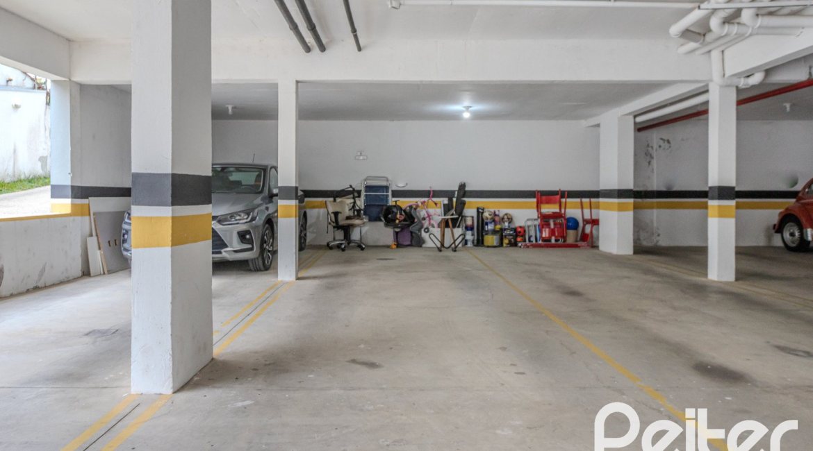 Apartamento à venda com 103m², 3 dormitórios, 1 suíte, 2 vagas, no bairro Cristal em Porto Alegre