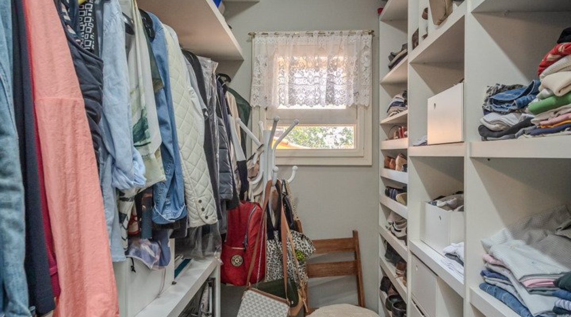 Casa em Condomínio à venda com 182m², 3 dormitórios, 1 suíte, 3 vagas, no bairro Cavalhada em Porto Alegre