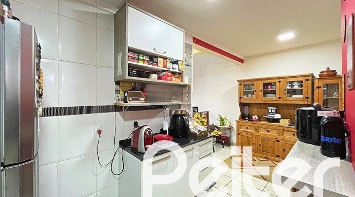 Casa à venda com 182m², 4 dormitórios, 3 suítes, 4 vagas, no bairro Espírito Santo em Porto Alegre