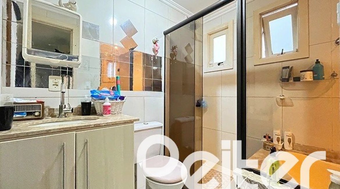 Casa à venda com 182m², 4 dormitórios, 3 suítes, 4 vagas, no bairro Espírito Santo em Porto Alegre