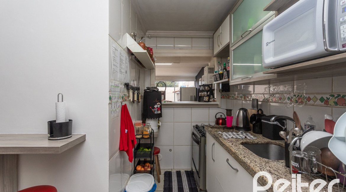 Casa à venda com 182m², 4 dormitórios, 3 suítes, 4 vagas, no bairro Espírito Santo em Porto Alegre