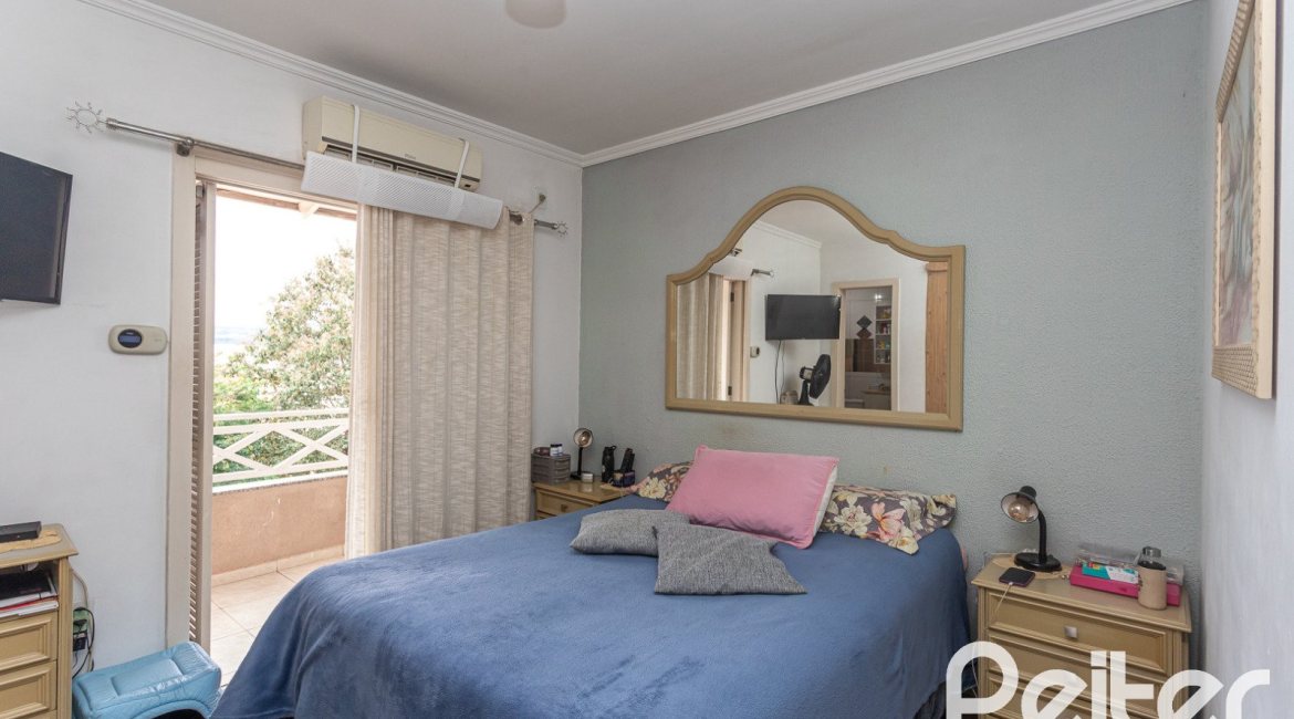 Casa à venda com 182m², 4 dormitórios, 3 suítes, 4 vagas, no bairro Espírito Santo em Porto Alegre