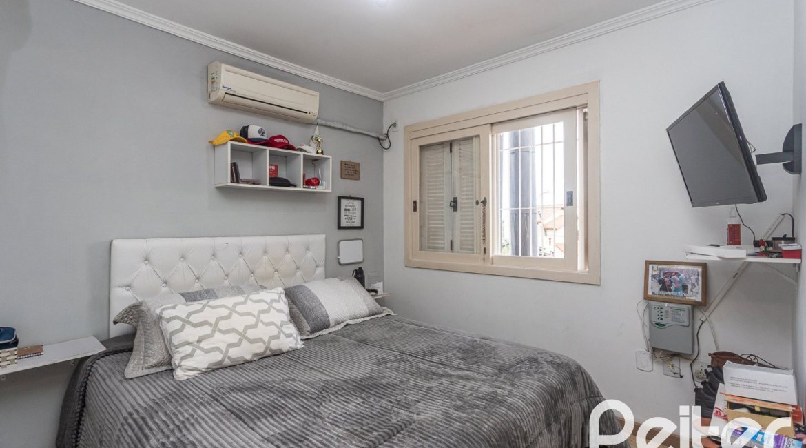 Casa à venda com 182m², 4 dormitórios, 3 suítes, 4 vagas, no bairro Espírito Santo em Porto Alegre