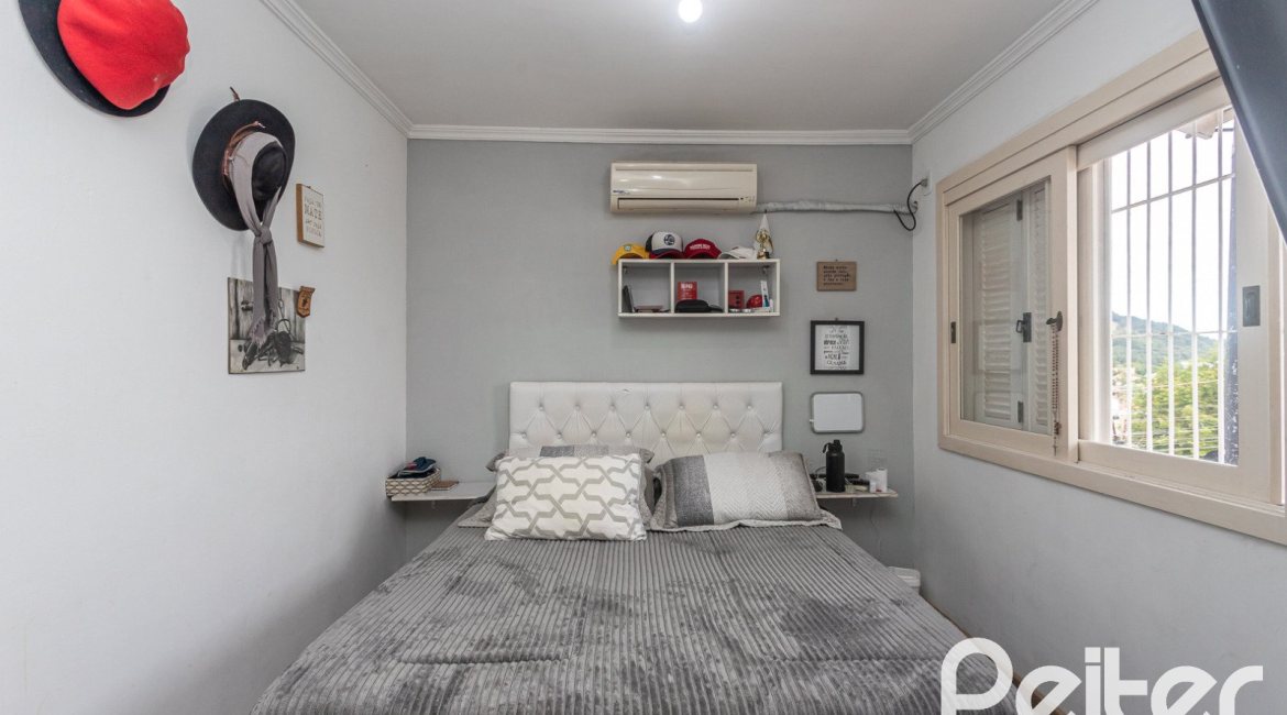 Casa à venda com 182m², 4 dormitórios, 3 suítes, 4 vagas, no bairro Espírito Santo em Porto Alegre