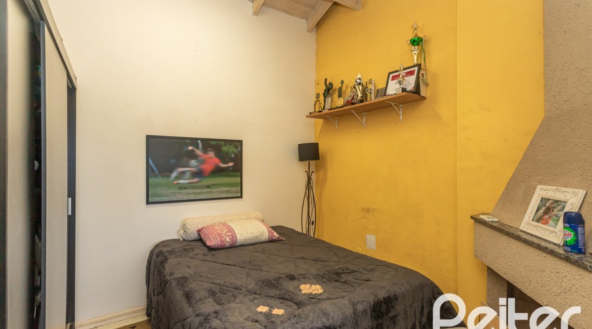 Casa à venda com 182m², 4 dormitórios, 3 suítes, 4 vagas, no bairro Espírito Santo em Porto Alegre