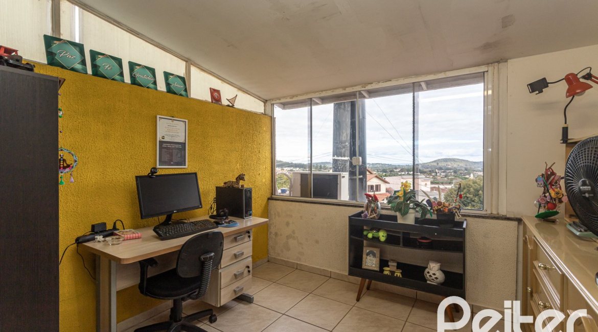 Casa à venda com 182m², 4 dormitórios, 3 suítes, 4 vagas, no bairro Espírito Santo em Porto Alegre