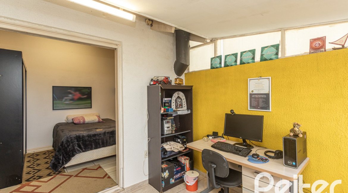 Casa à venda com 182m², 4 dormitórios, 3 suítes, 4 vagas, no bairro Espírito Santo em Porto Alegre