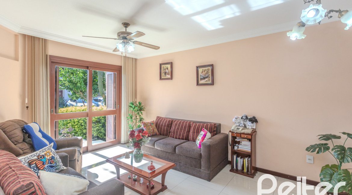 Casa em Condomínio à venda com 175m², 3 dormitórios, 1 suíte, 2 vagas, no bairro Ipanema em PORTO ALEGRE