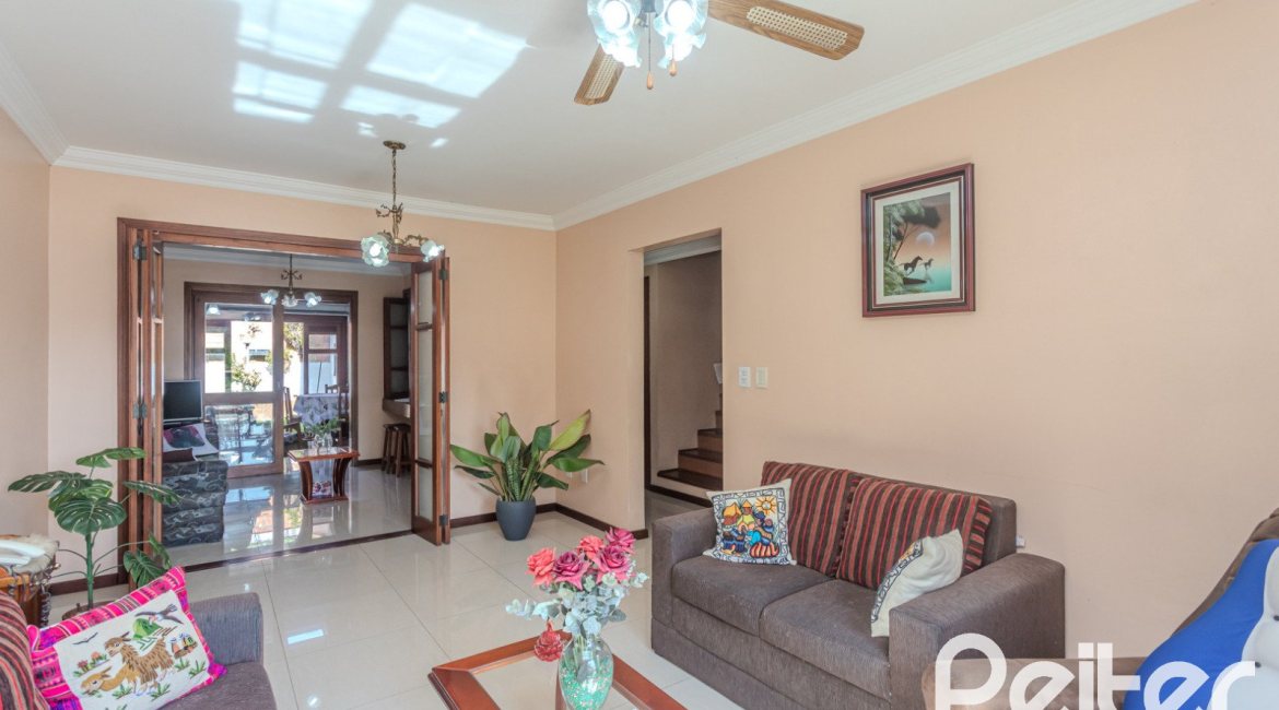 Casa em Condomínio à venda com 175m², 3 dormitórios, 1 suíte, 2 vagas, no bairro Ipanema em PORTO ALEGRE