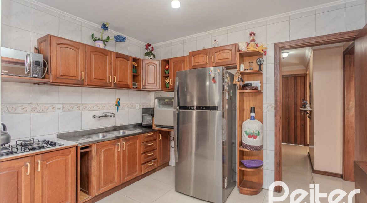 Casa em Condomínio à venda com 175m², 3 dormitórios, 1 suíte, 2 vagas, no bairro Ipanema em PORTO ALEGRE