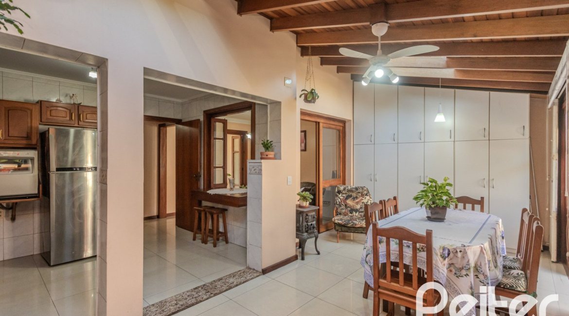 Casa em Condomínio à venda com 175m², 3 dormitórios, 1 suíte, 2 vagas, no bairro Ipanema em PORTO ALEGRE