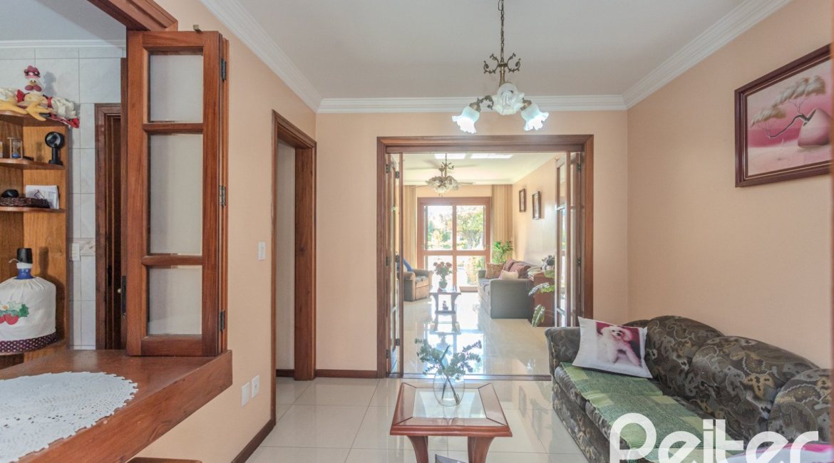 Casa em Condomínio à venda com 175m², 3 dormitórios, 1 suíte, 2 vagas, no bairro Ipanema em PORTO ALEGRE