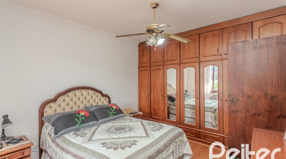 Casa em Condomínio à venda com 175m², 3 dormitórios, 1 suíte, 2 vagas, no bairro Ipanema em PORTO ALEGRE