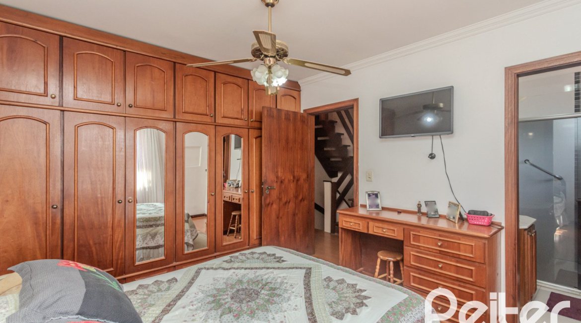 Casa em Condomínio à venda com 175m², 3 dormitórios, 1 suíte, 2 vagas, no bairro Ipanema em PORTO ALEGRE