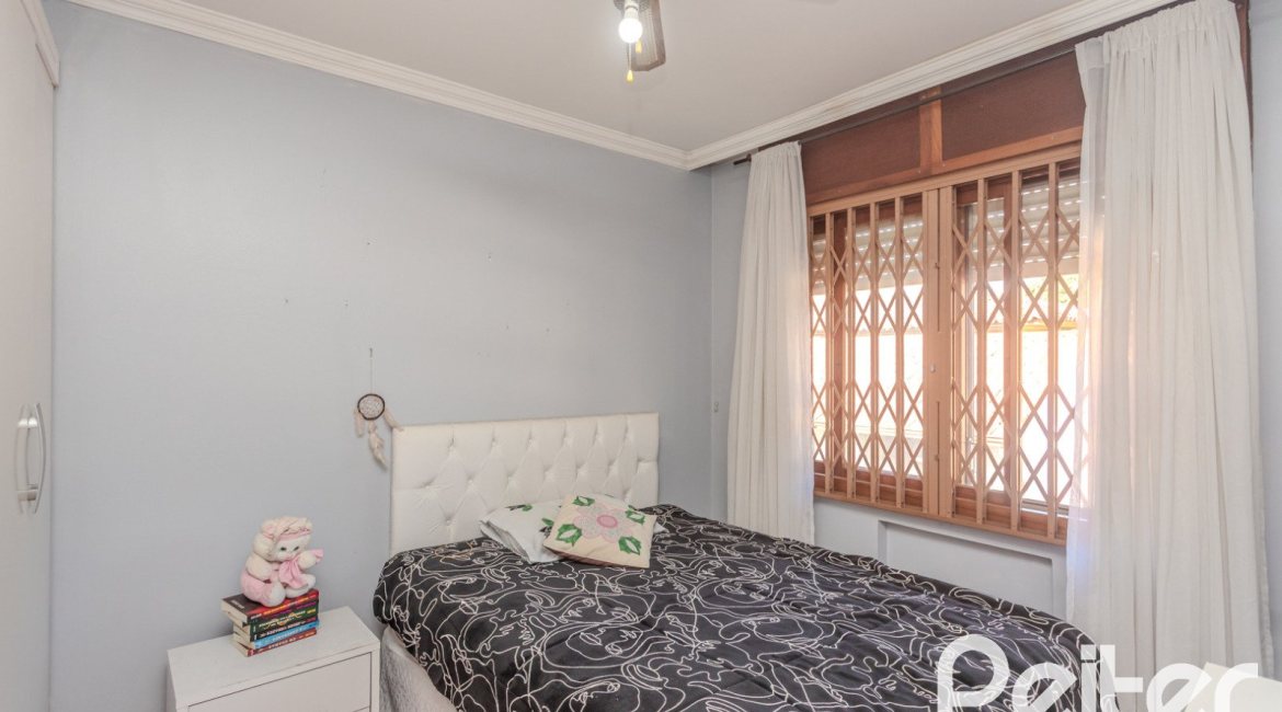 Casa em Condomínio à venda com 175m², 3 dormitórios, 1 suíte, 2 vagas, no bairro Ipanema em PORTO ALEGRE