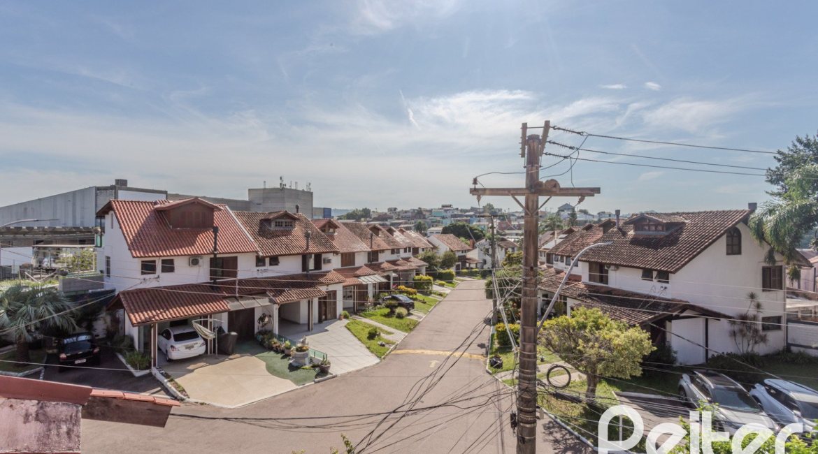 Casa em Condomínio à venda com 175m², 3 dormitórios, 1 suíte, 2 vagas, no bairro Ipanema em PORTO ALEGRE