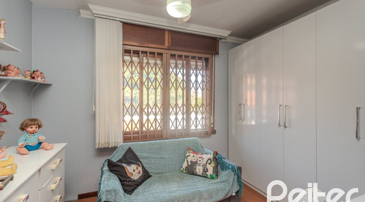 Casa em Condomínio à venda com 175m², 3 dormitórios, 1 suíte, 2 vagas, no bairro Ipanema em PORTO ALEGRE