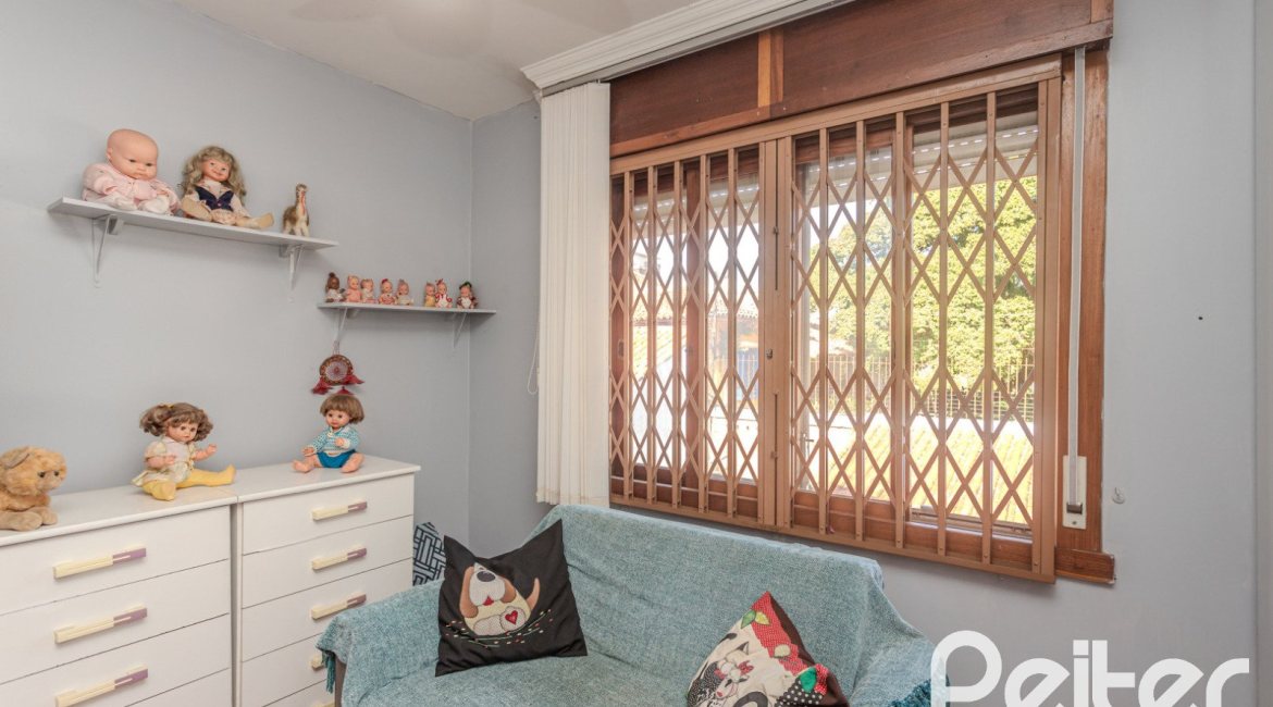 Casa em Condomínio à venda com 175m², 3 dormitórios, 1 suíte, 2 vagas, no bairro Ipanema em PORTO ALEGRE