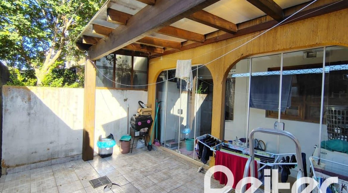 Casa em Condomínio à venda com 96m², 3 dormitórios, 2 vagas, no bairro Hípica em Porto Alegre