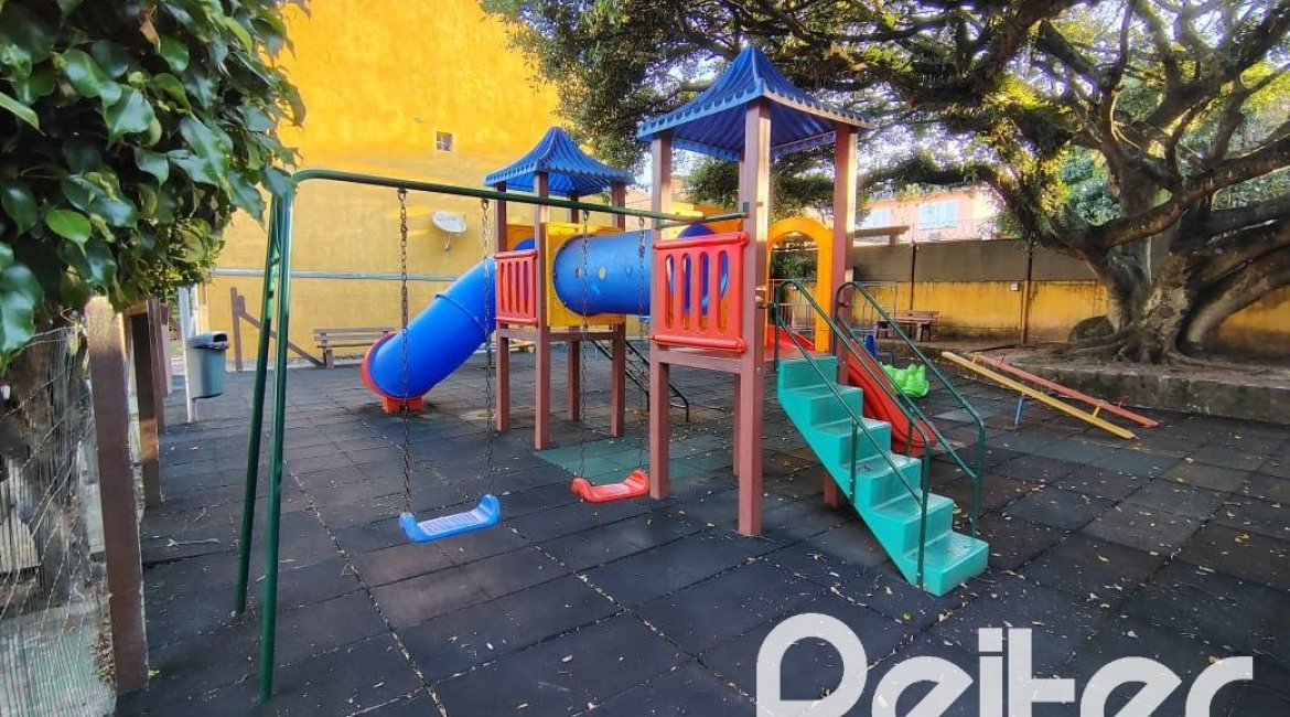 Casa em Condomínio à venda com 96m², 3 dormitórios, 2 vagas, no bairro Hípica em Porto Alegre