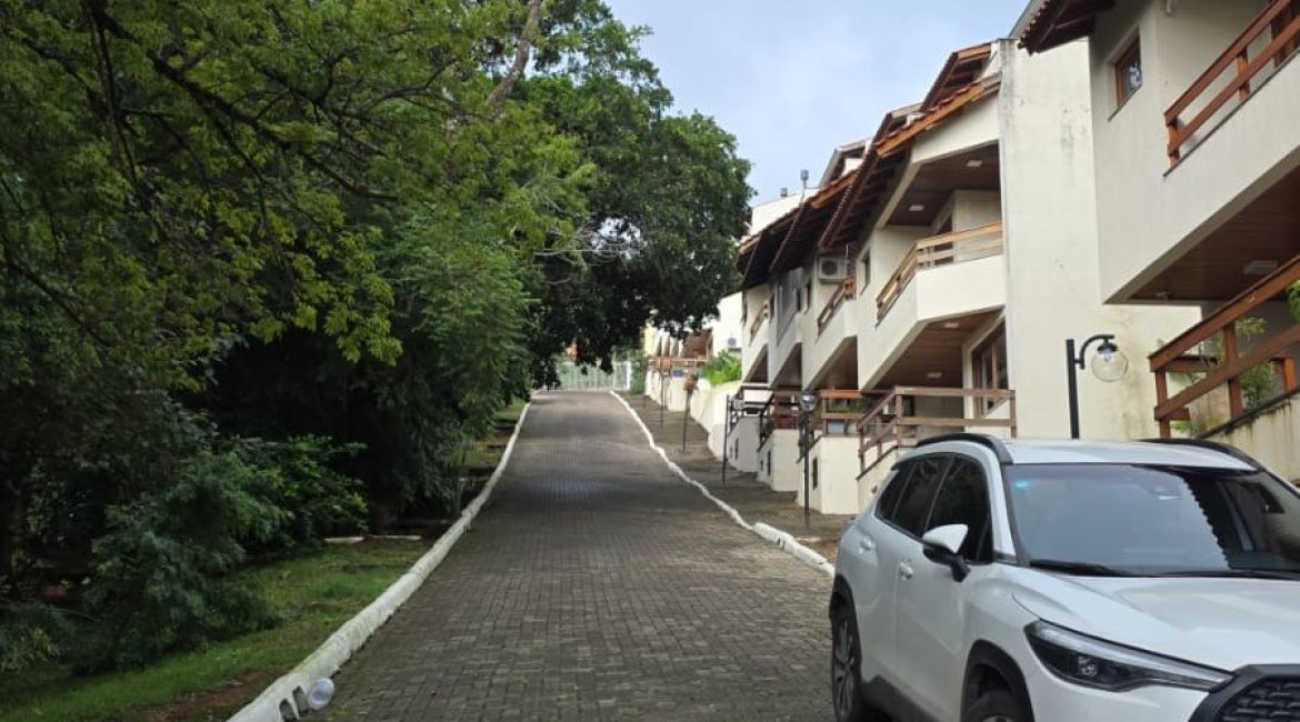 Terreno em condomínio à venda, no bairro Nonoai em Porto Alegre