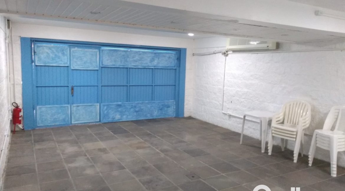 Casa à venda com 117m², 2 dormitórios, 2 vagas, no bairro Tristeza em Porto Alegre