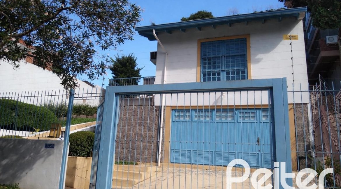 Casa à venda com 117m², 2 dormitórios, 2 vagas, no bairro Tristeza em Porto Alegre