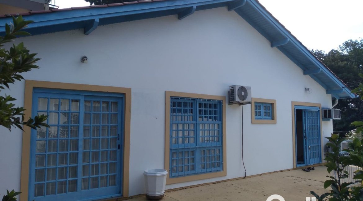 Casa à venda com 117m², 2 dormitórios, 2 vagas, no bairro Tristeza em Porto Alegre