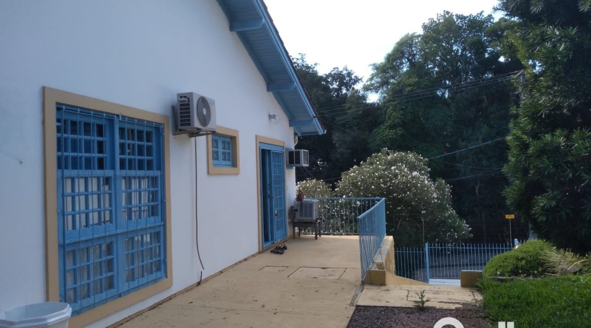 Casa à venda com 117m², 2 dormitórios, 2 vagas, no bairro Tristeza em Porto Alegre