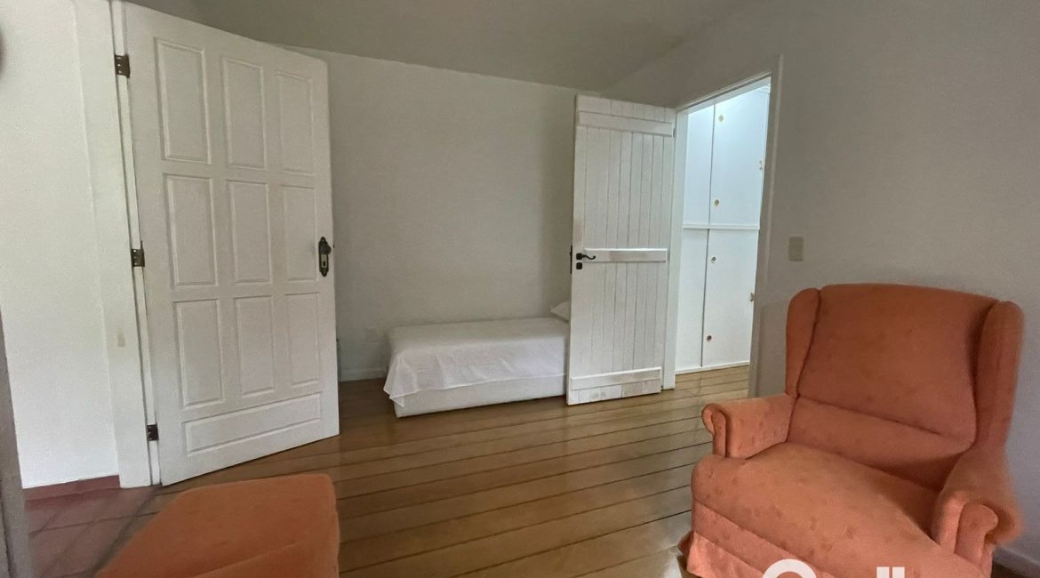 Casa à venda com 117m², 2 dormitórios, 2 vagas, no bairro Tristeza em Porto Alegre