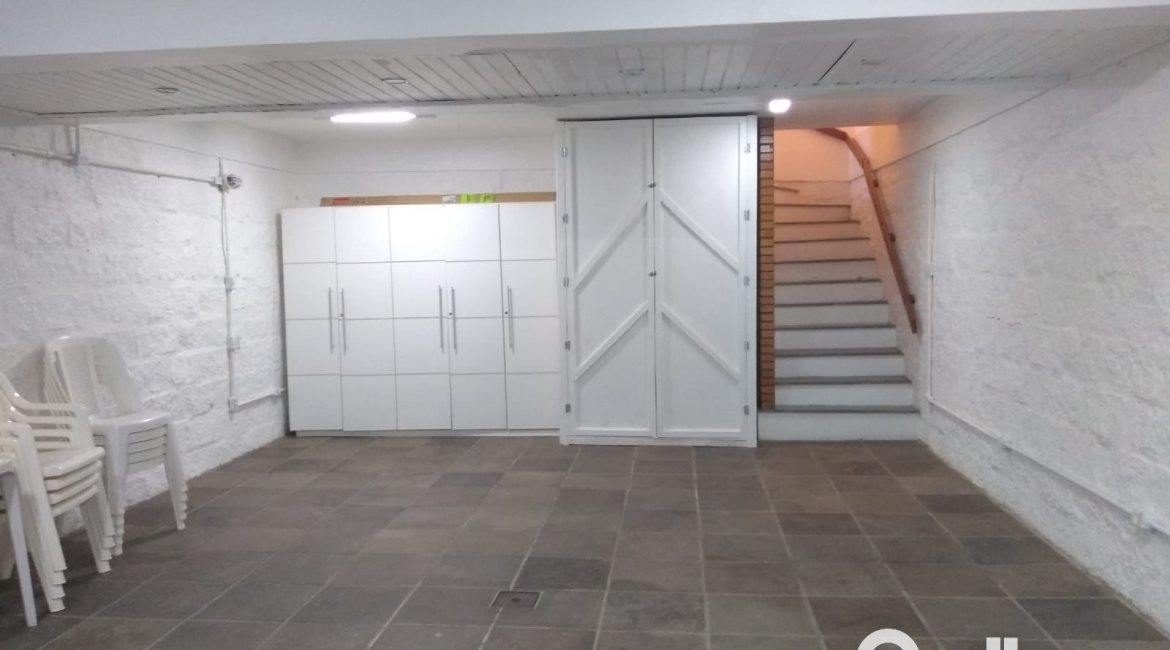 Casa à venda com 117m², 2 dormitórios, 2 vagas, no bairro Tristeza em Porto Alegre