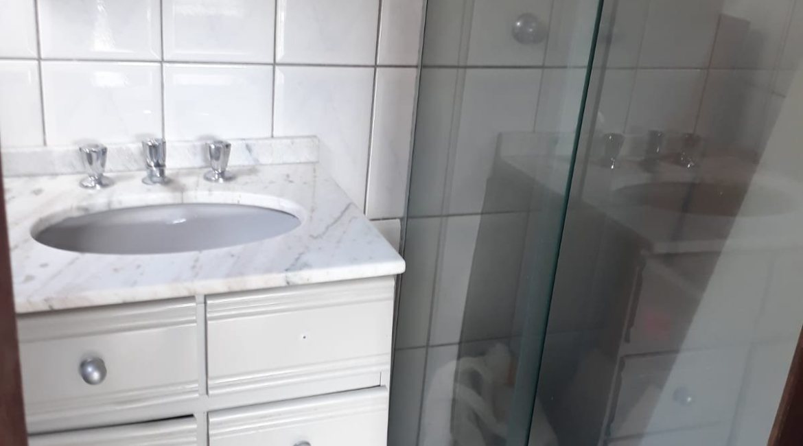 Apartamento à venda com 95m², 3 dormitórios, 1 suíte, 1 vaga, no bairro Tristeza em Porto Alegre