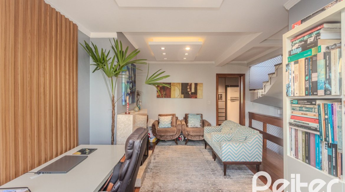 Casa à venda com 227m², 3 dormitórios, 3 suítes, 2 vagas, no bairro Espírito Santo em Porto Alegre