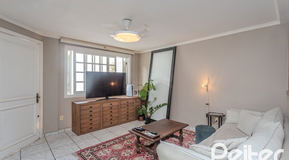 Casa em Condomínio à venda com 189m², 3 dormitórios, 1 suíte, 2 vagas, no bairro Jardim Isabel em Porto Alegre