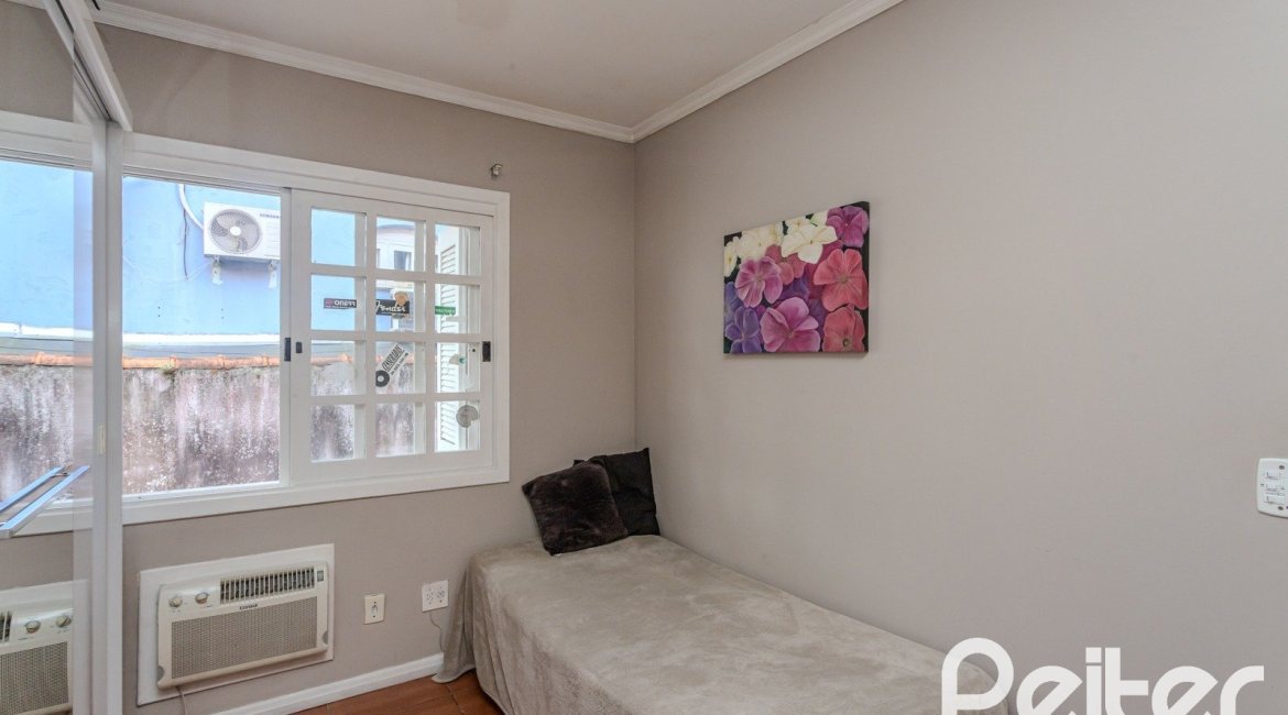 Casa em Condomínio à venda com 189m², 3 dormitórios, 1 suíte, 2 vagas, no bairro Jardim Isabel em Porto Alegre