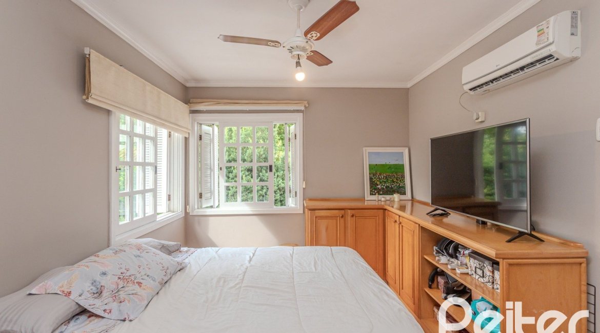 Casa em Condomínio à venda com 189m², 3 dormitórios, 1 suíte, 2 vagas, no bairro Jardim Isabel em Porto Alegre