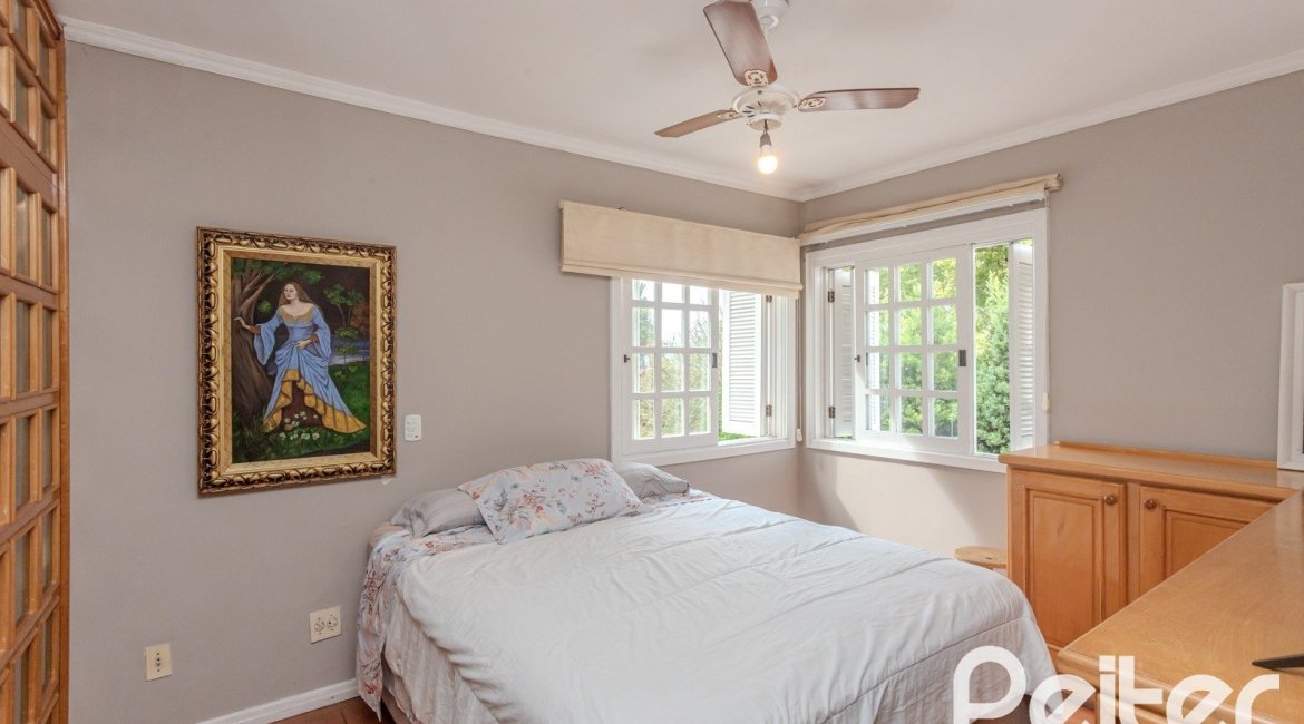 Casa em Condomínio à venda com 189m², 3 dormitórios, 1 suíte, 2 vagas, no bairro Jardim Isabel em Porto Alegre