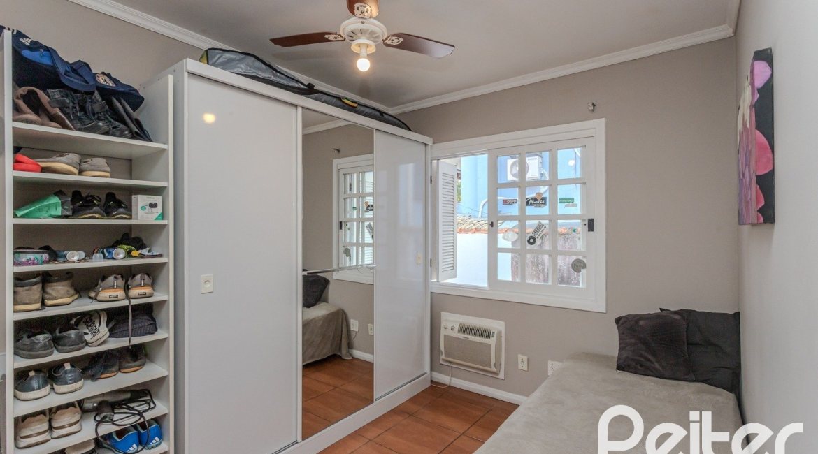 Casa em Condomínio à venda com 189m², 3 dormitórios, 1 suíte, 2 vagas, no bairro Jardim Isabel em Porto Alegre