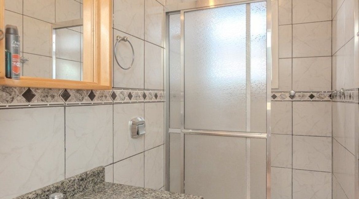 Casa em Condomínio à venda com 189m², 3 dormitórios, 1 suíte, 2 vagas, no bairro Jardim Isabel em Porto Alegre