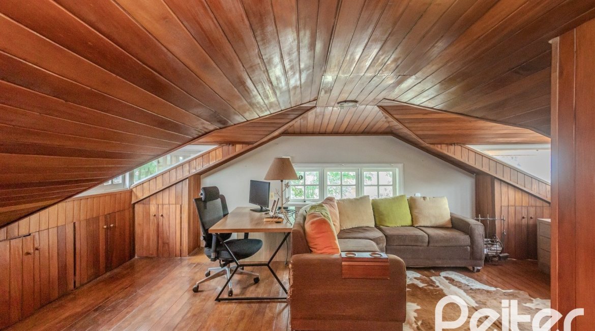 Casa em Condomínio à venda com 189m², 3 dormitórios, 1 suíte, 2 vagas, no bairro Jardim Isabel em Porto Alegre