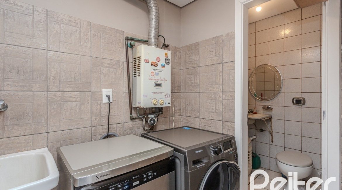 Casa em Condomínio à venda com 189m², 3 dormitórios, 1 suíte, 2 vagas, no bairro Jardim Isabel em Porto Alegre