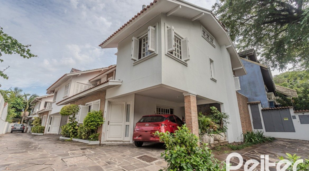 Casa em Condomínio à venda com 189m², 3 dormitórios, 1 suíte, 2 vagas, no bairro Jardim Isabel em Porto Alegre