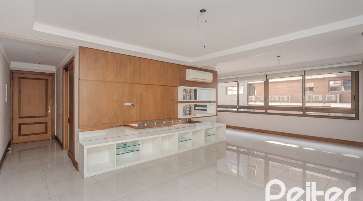 Apartamento à venda com 133m², 3 dormitórios, 1 suíte, 3 vagas, no bairro Tristeza em PORTO ALEGRE